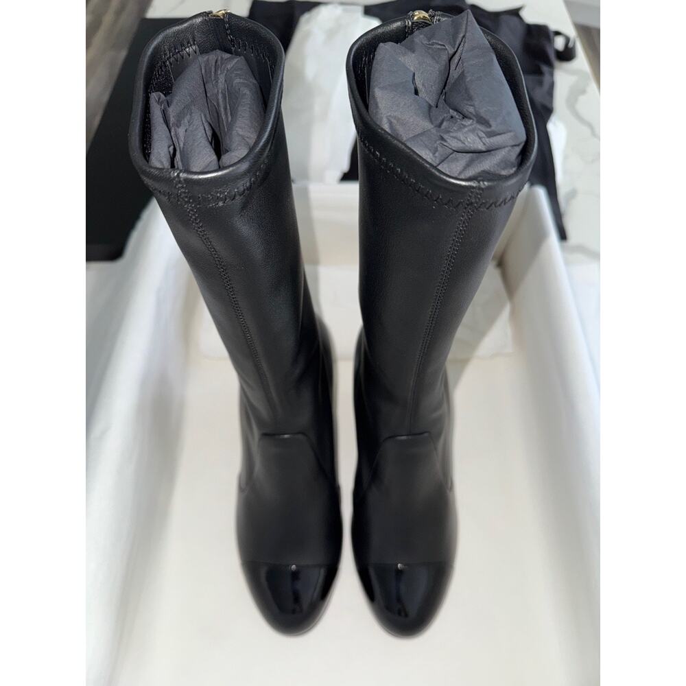 Chanel 25K Black White Pearl Ball Heel CC Logo Stretch Leather Calf Boots 38.5 - Picture 13 of 16